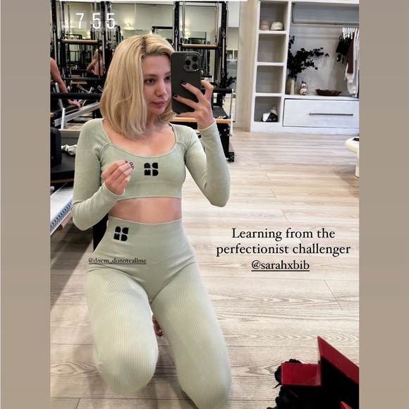 DNCM Athleisure set - Picture 3 of 5